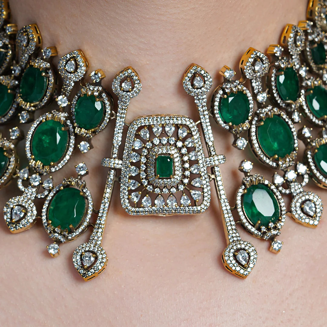 Teardrop Emerald Dangler Necklace Set