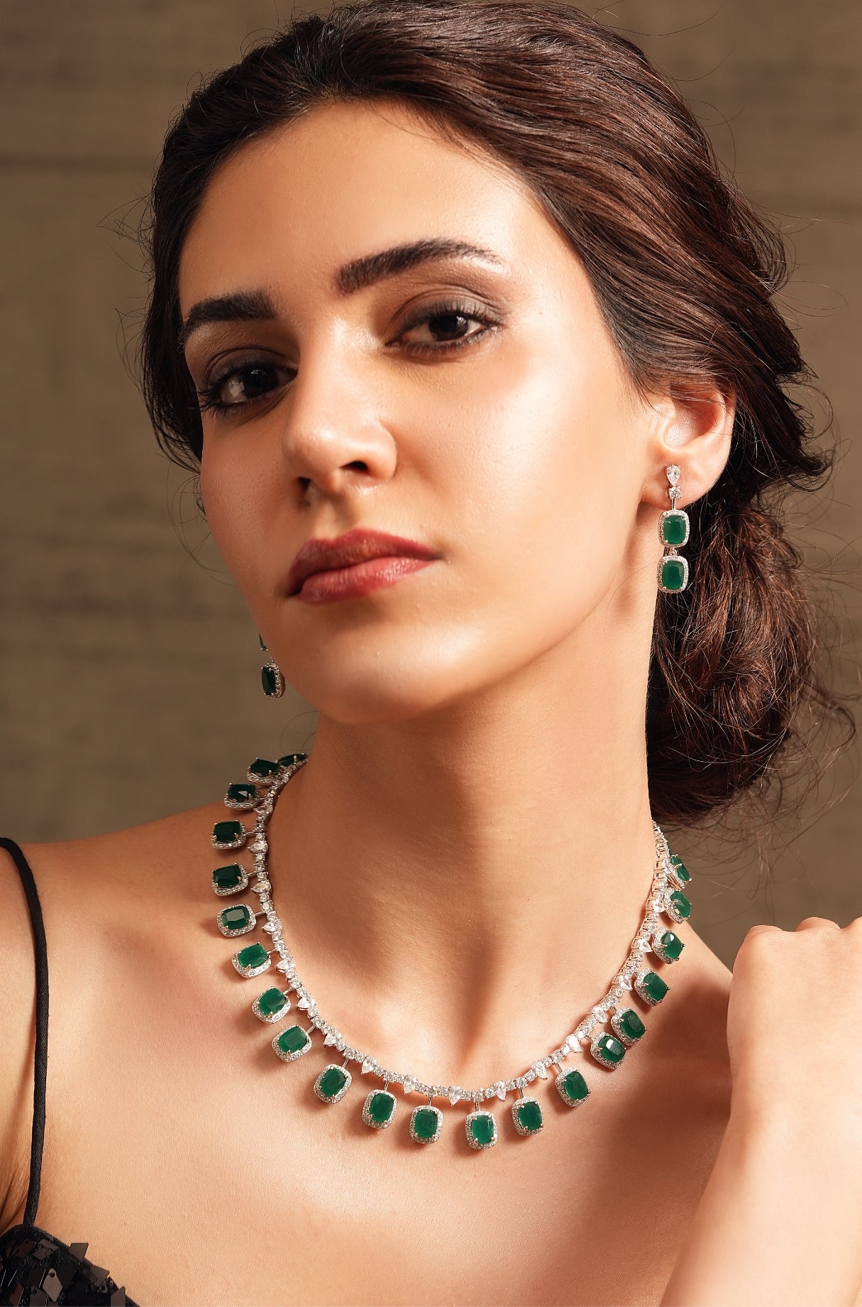 Emerald Diamond Loop Necklace Set