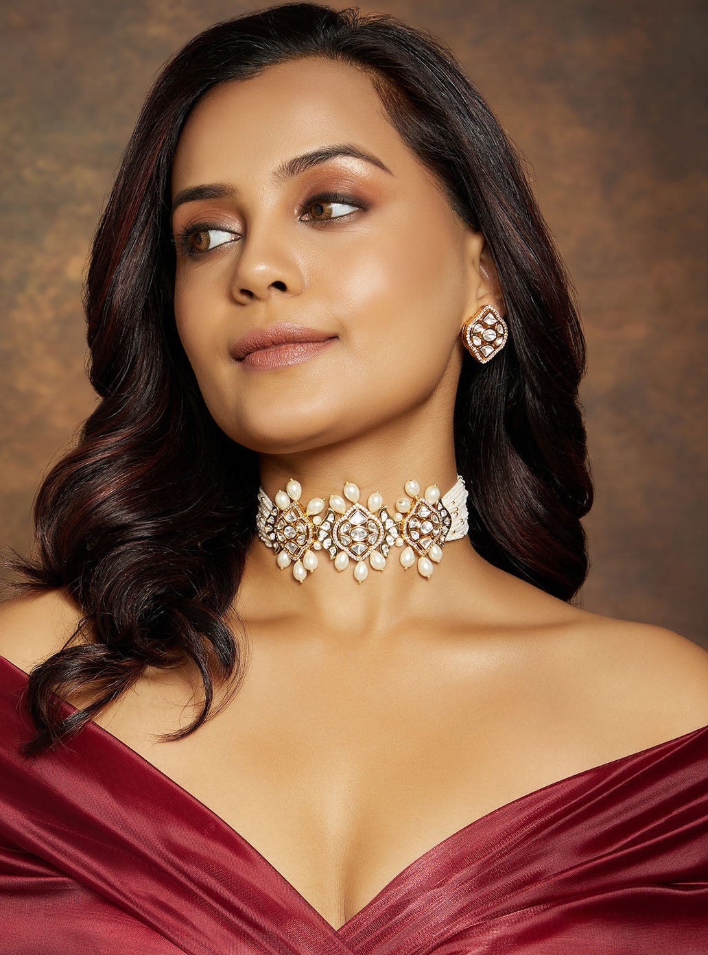 Classic White Choker Set