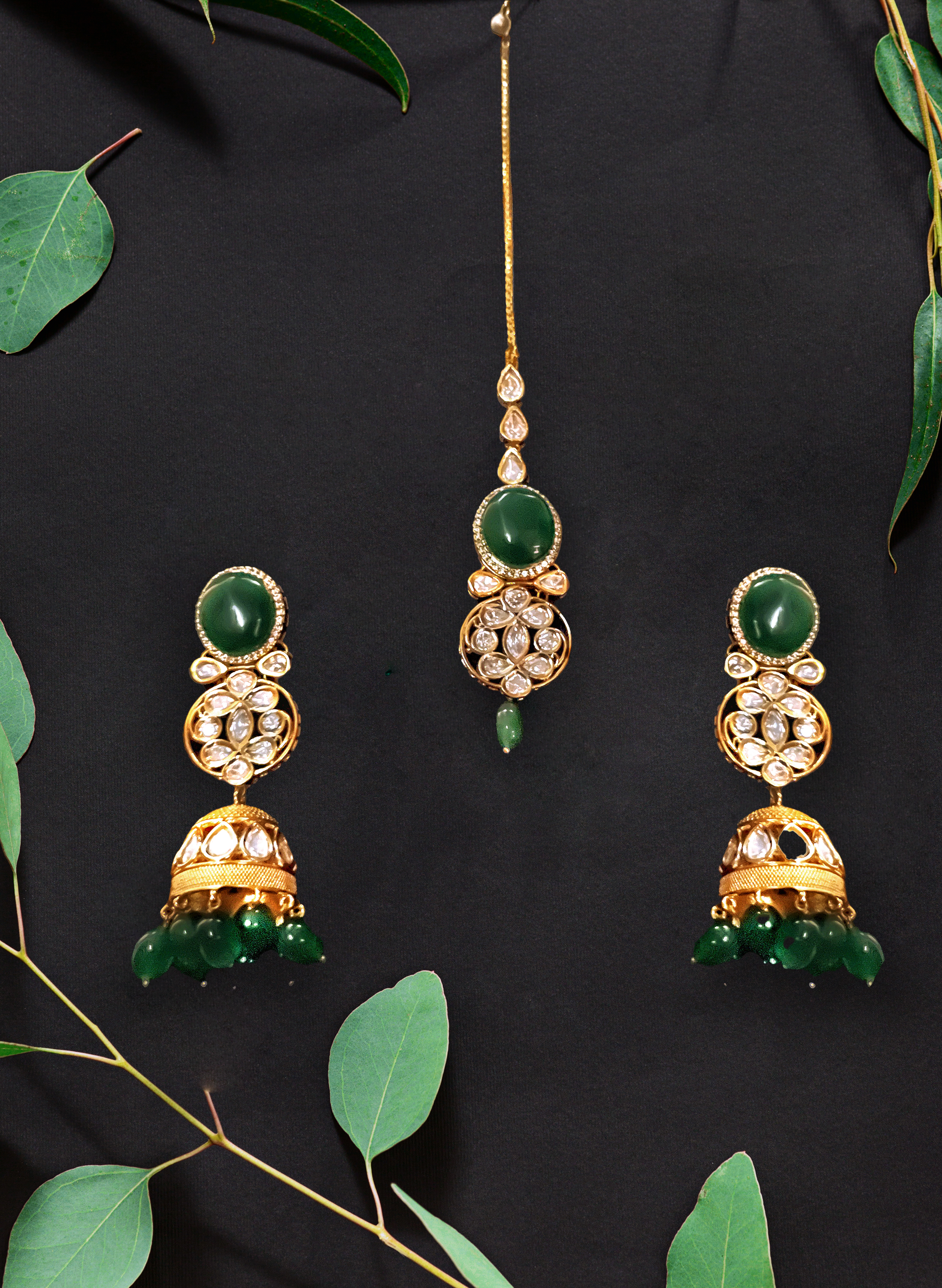 Emerald Kundan Tikka & Earrings set