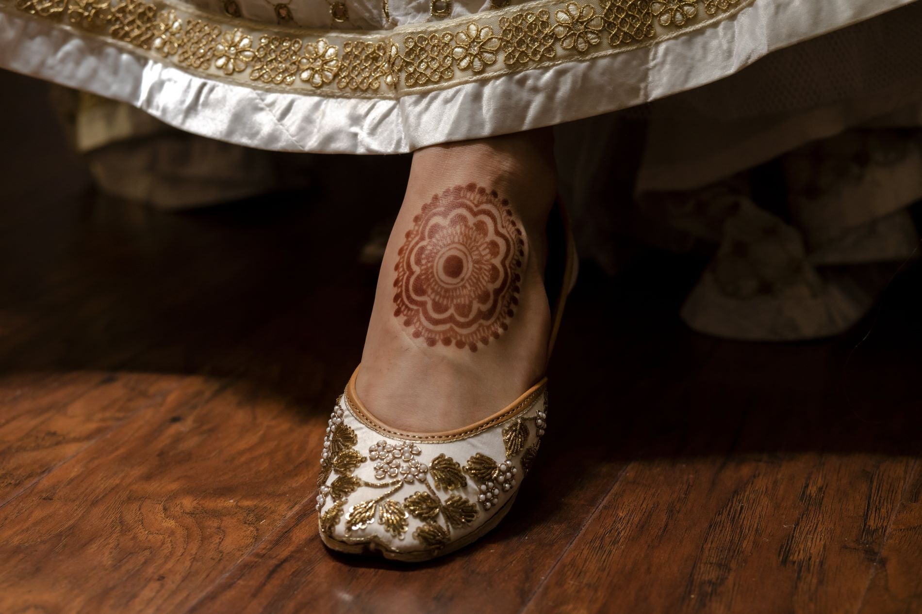 White Punjabi Jutti