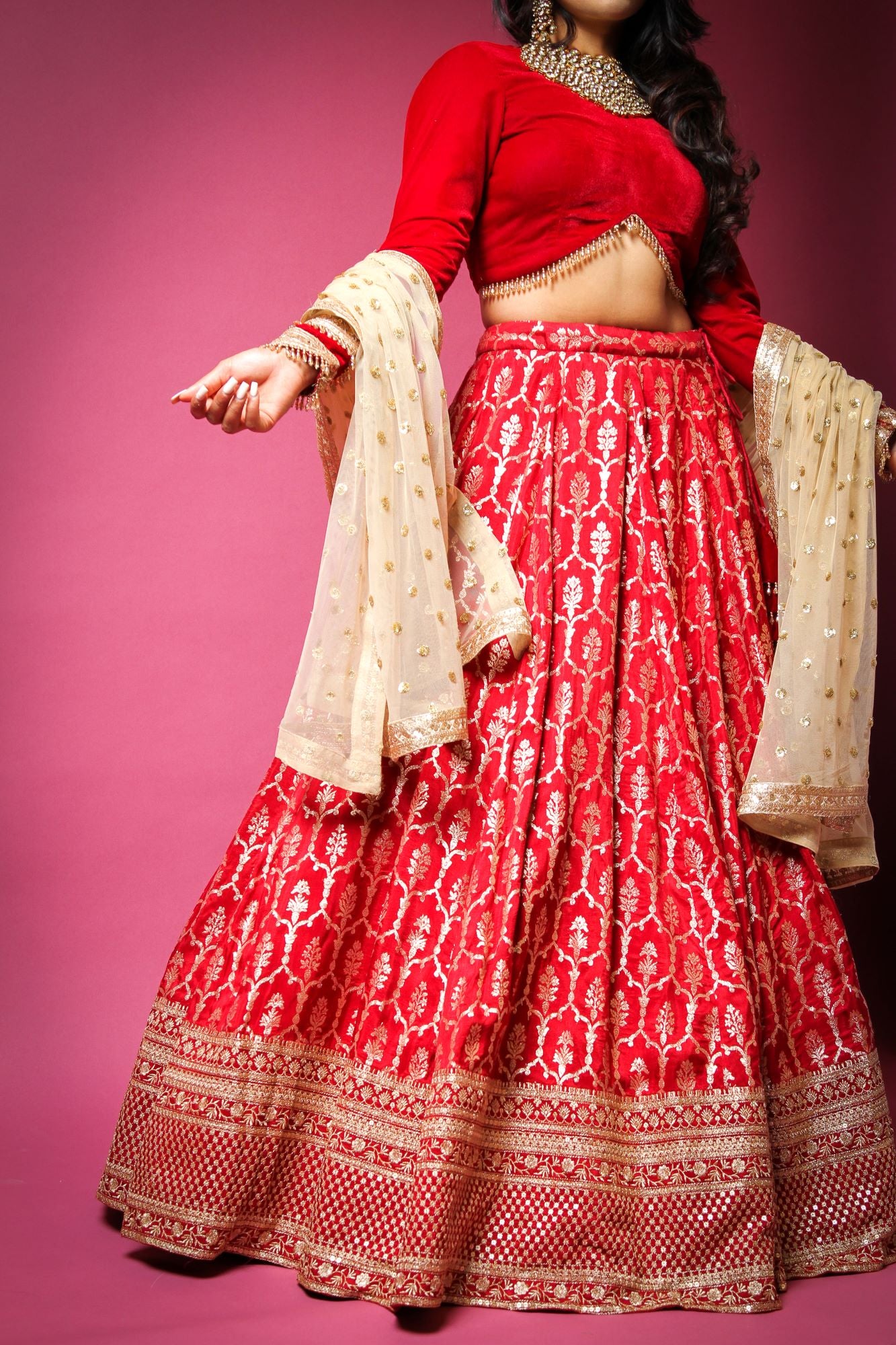 Avni Red Lengha