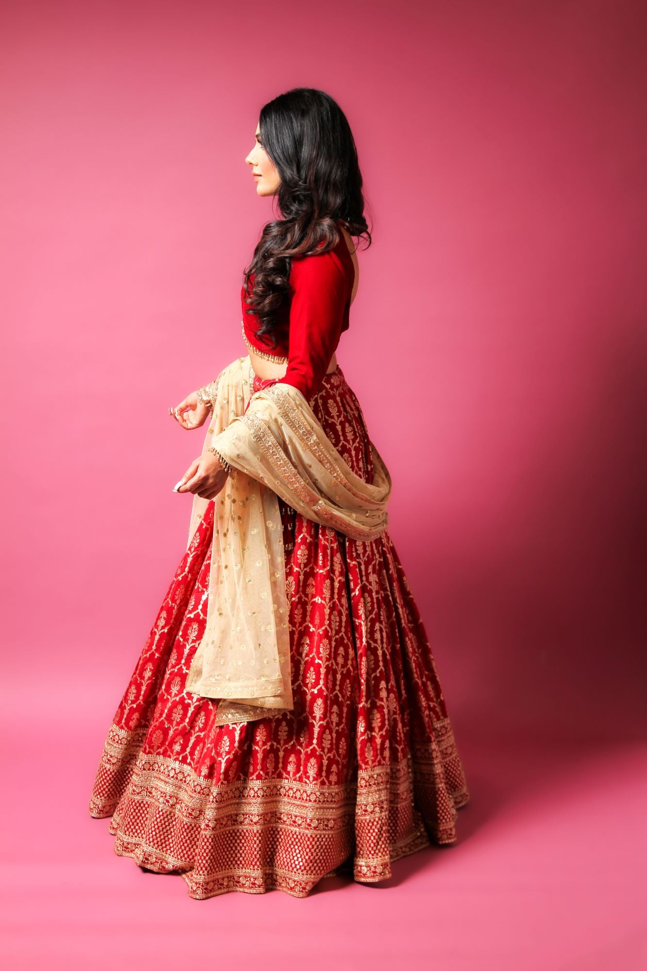 Avni Red Lengha