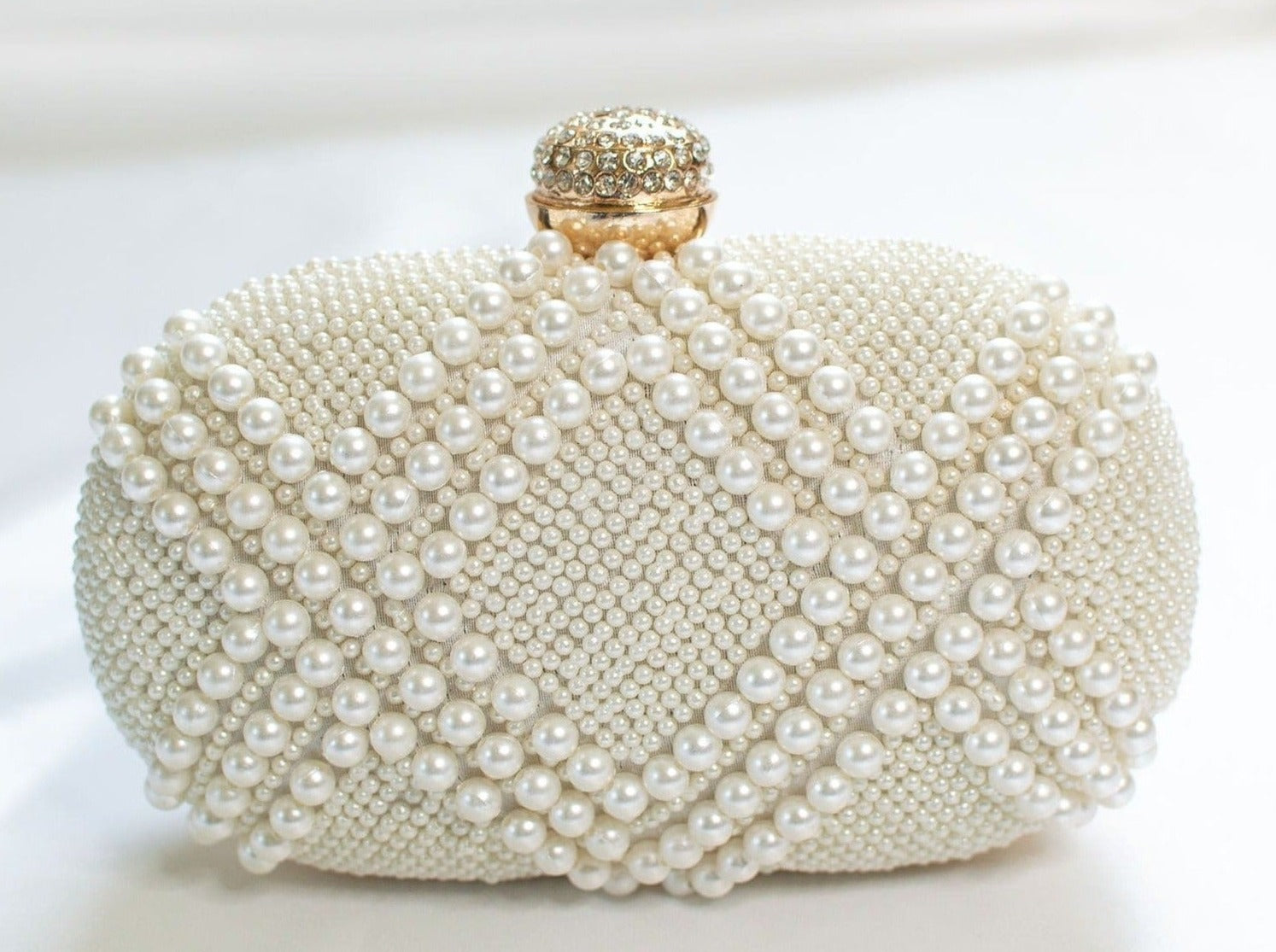 Pearl clutch bag - women's night purse