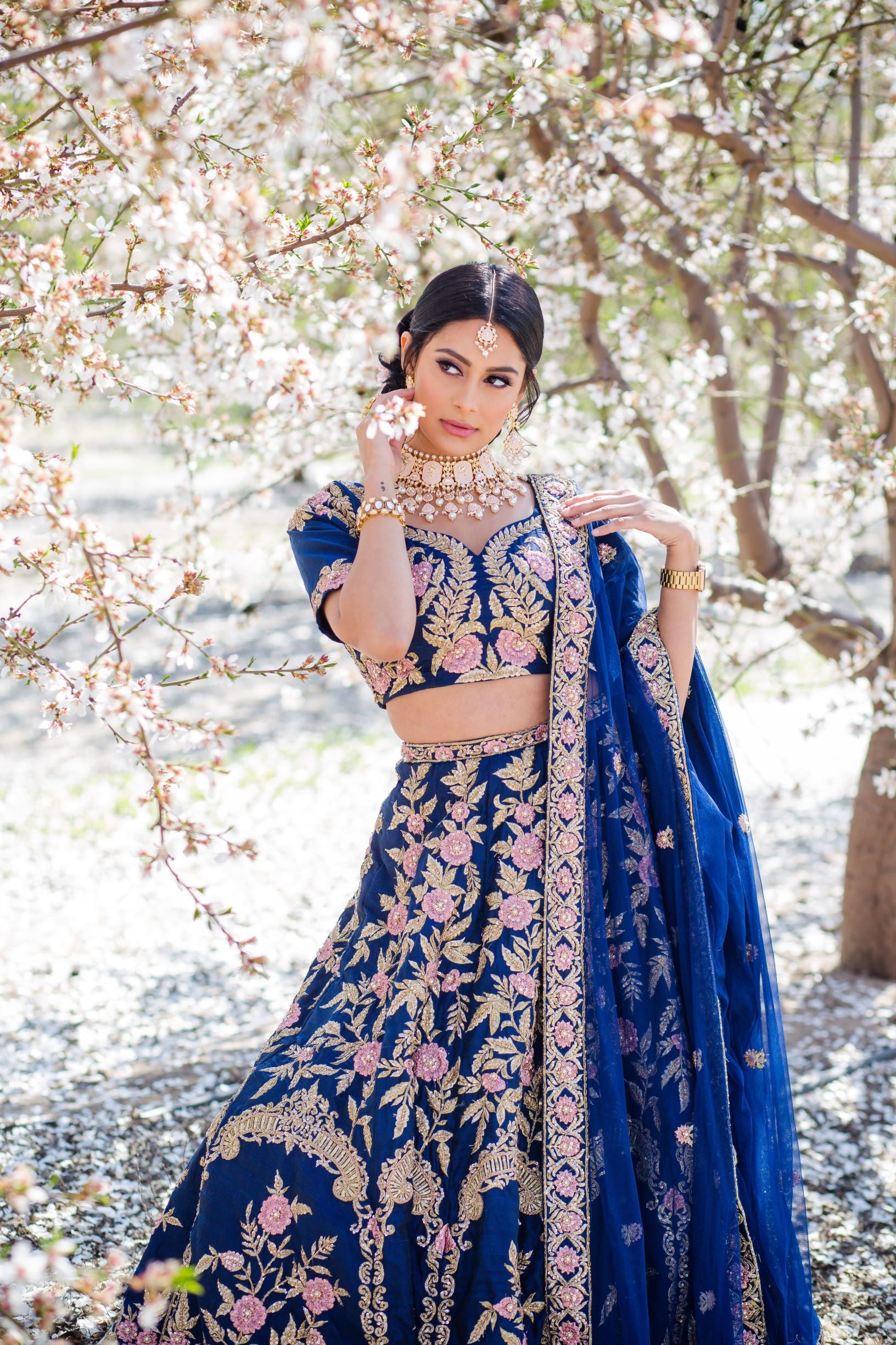 Mavi Lehenga