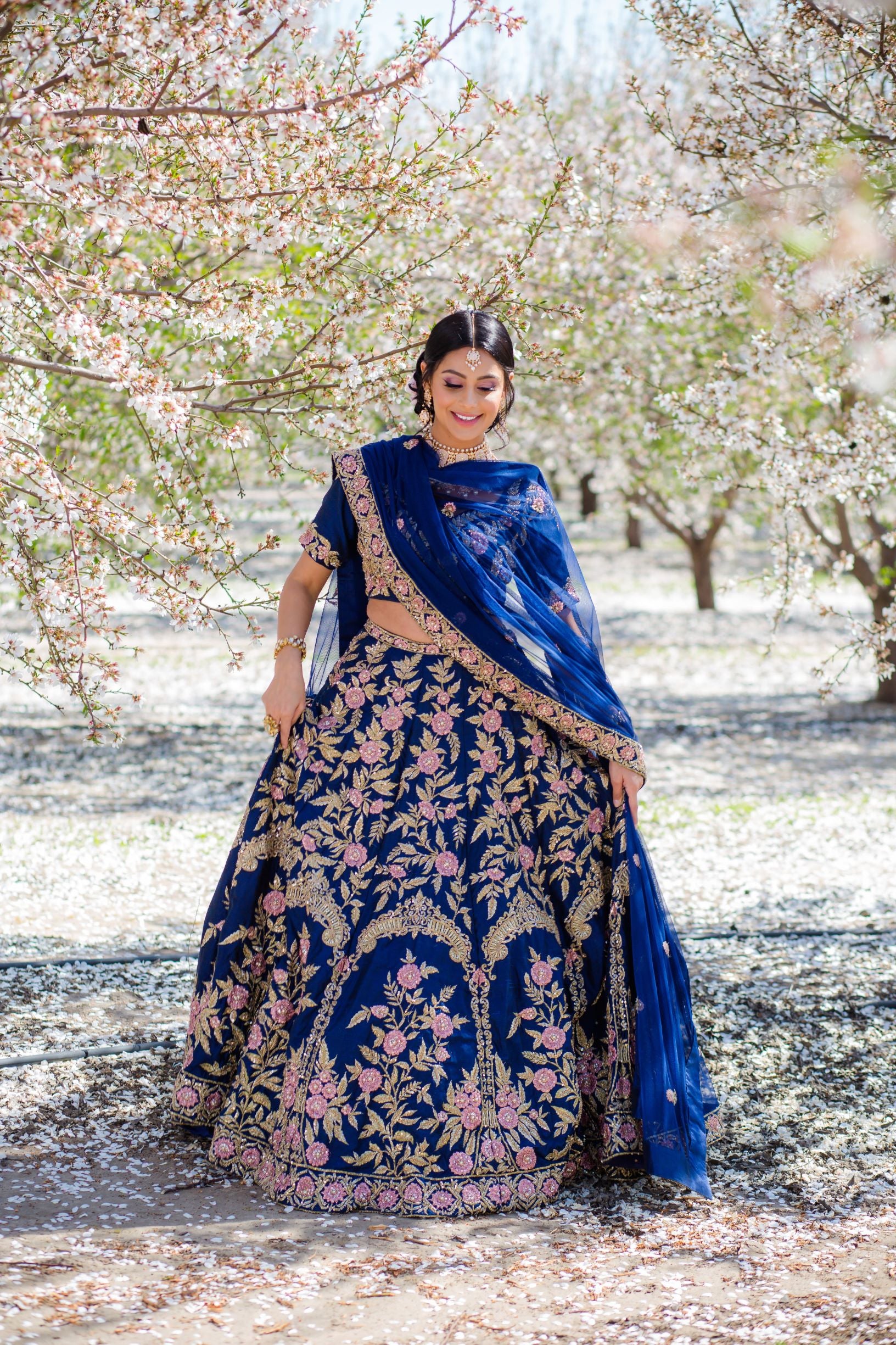 Mavi Lehenga