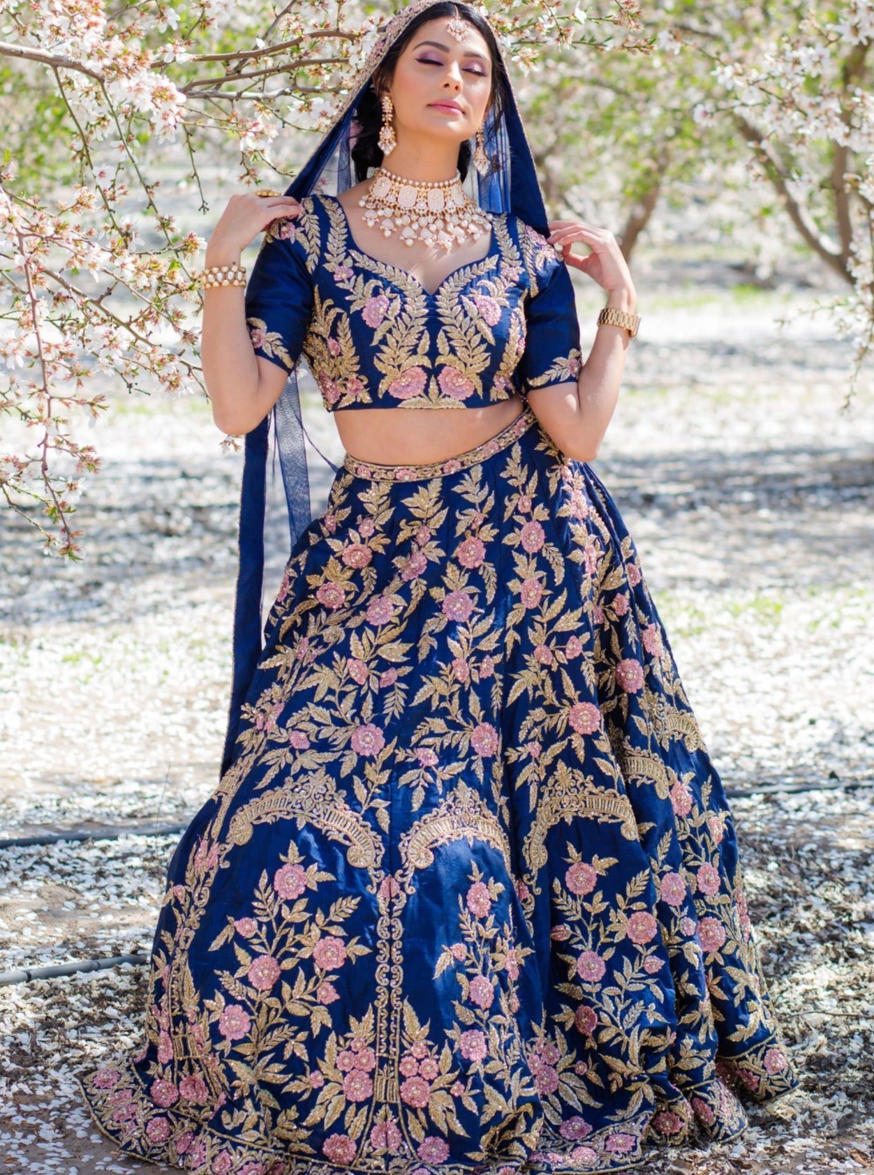 Mavi Lehenga