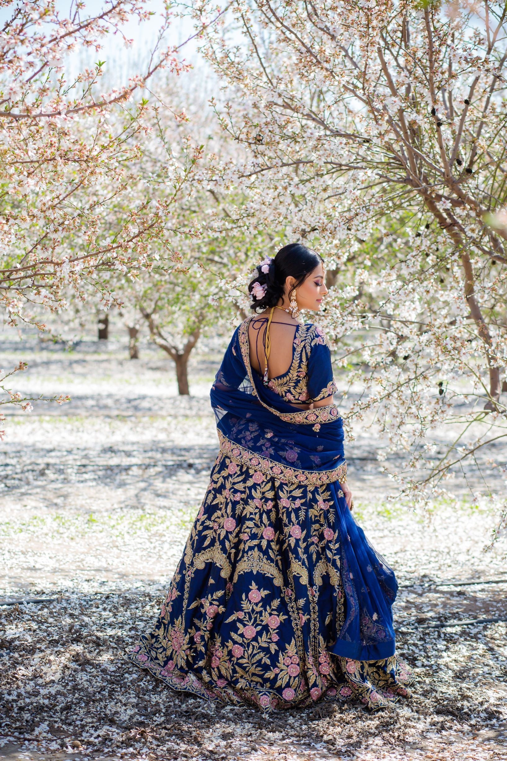 Mavi Lehenga