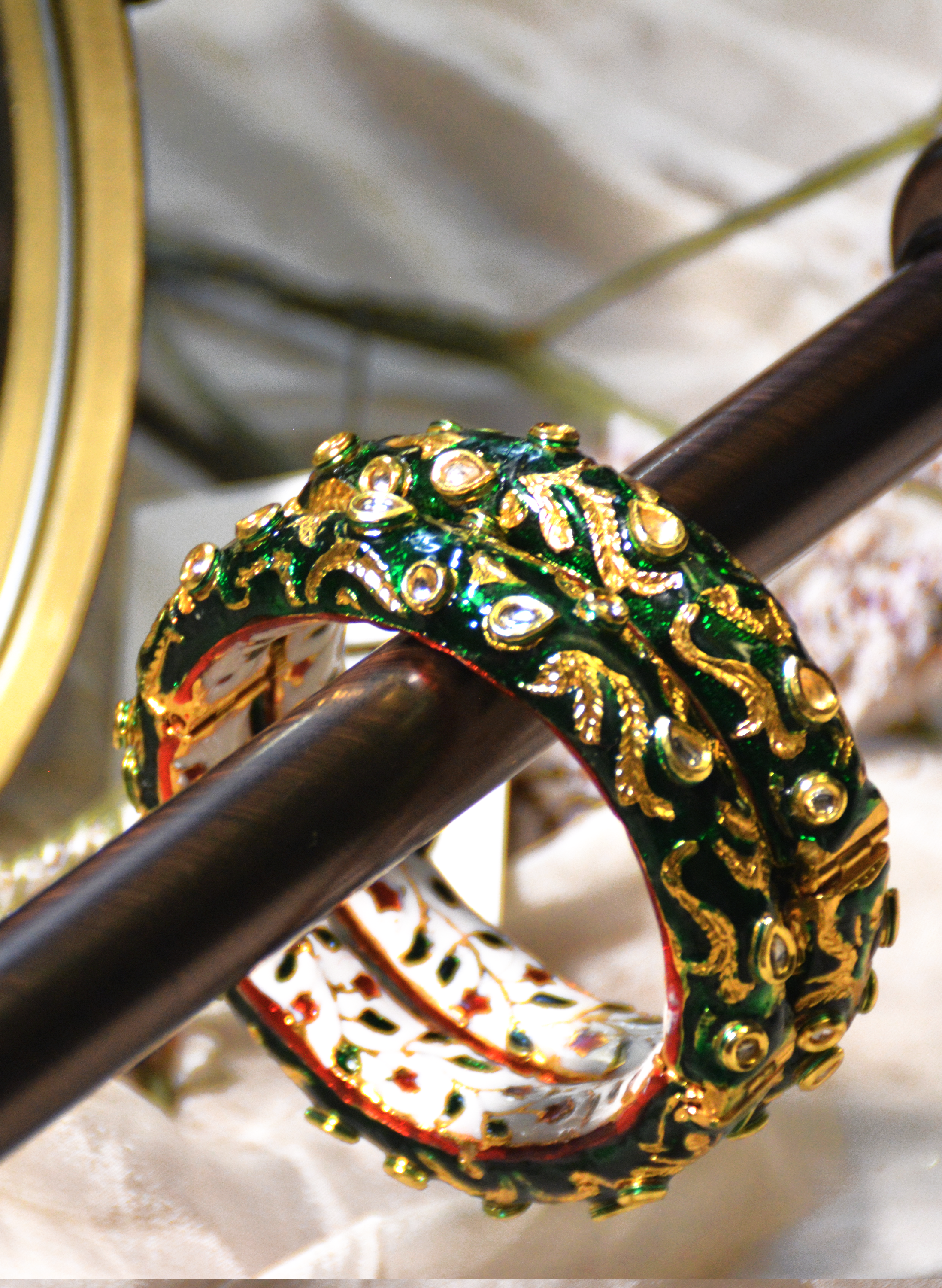 Kundan on sale meena bangles