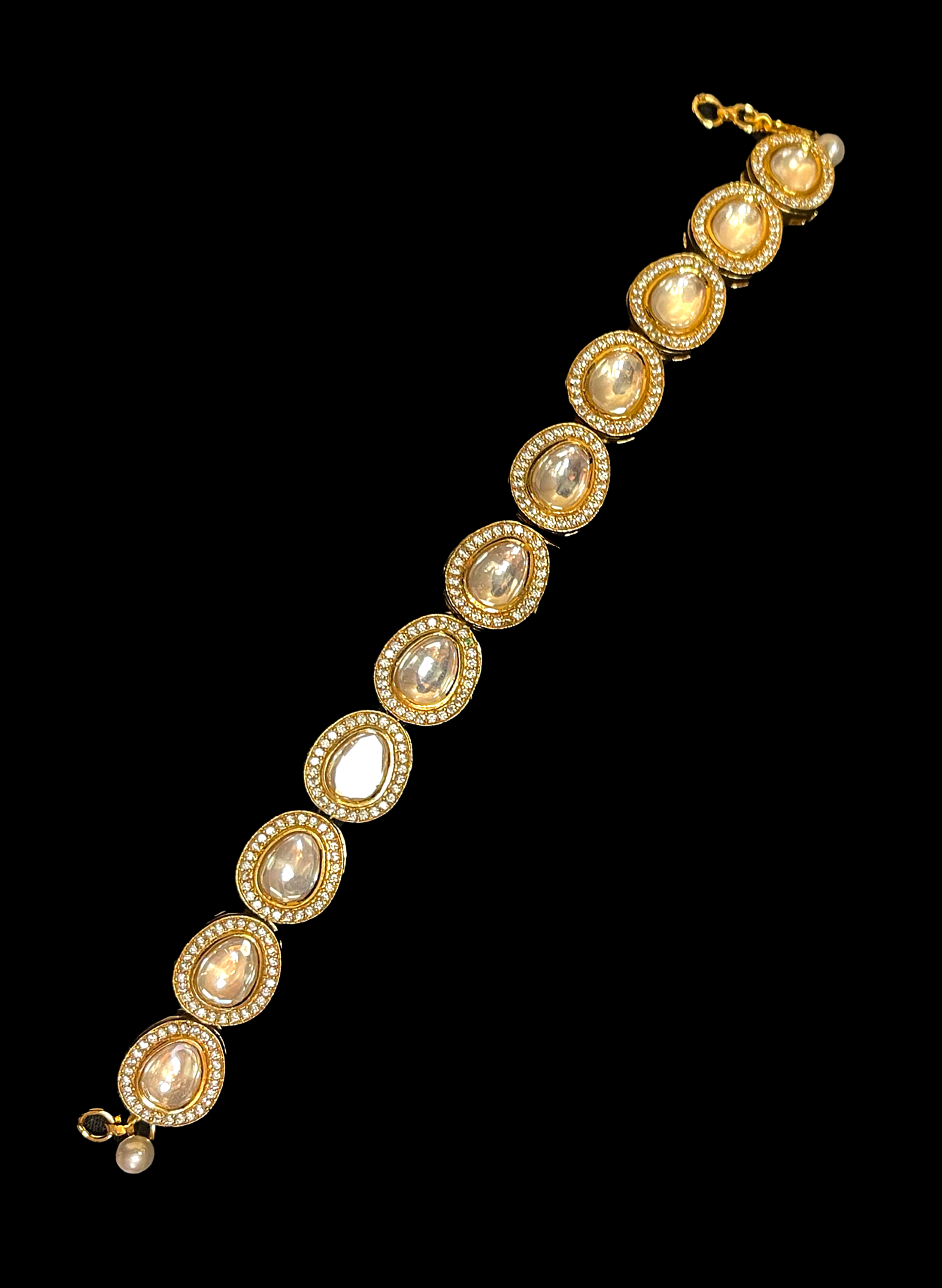 Modern women jewelry - Clear stone bracelet