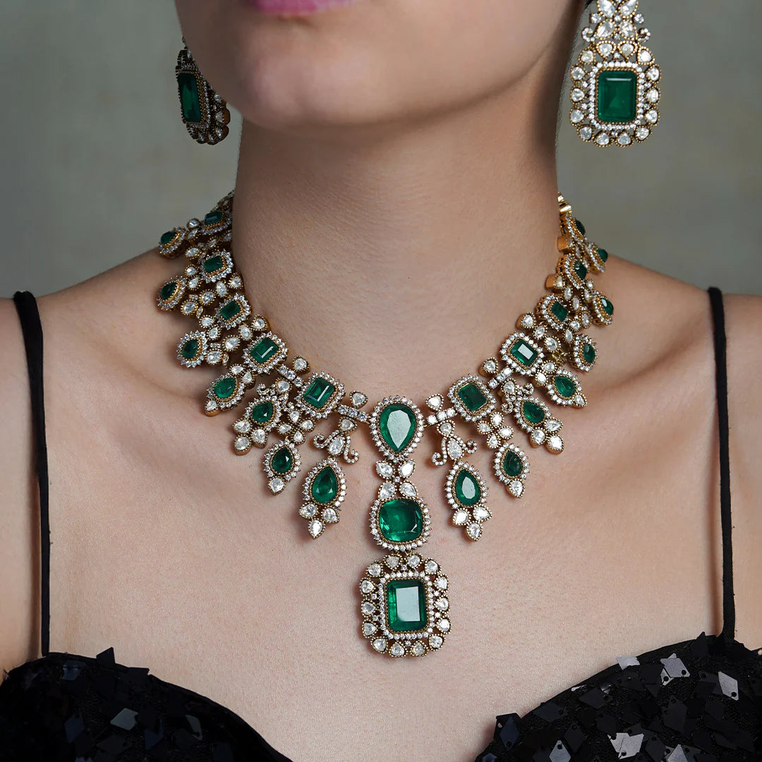 Regal Emerald Kundan Necklace Set