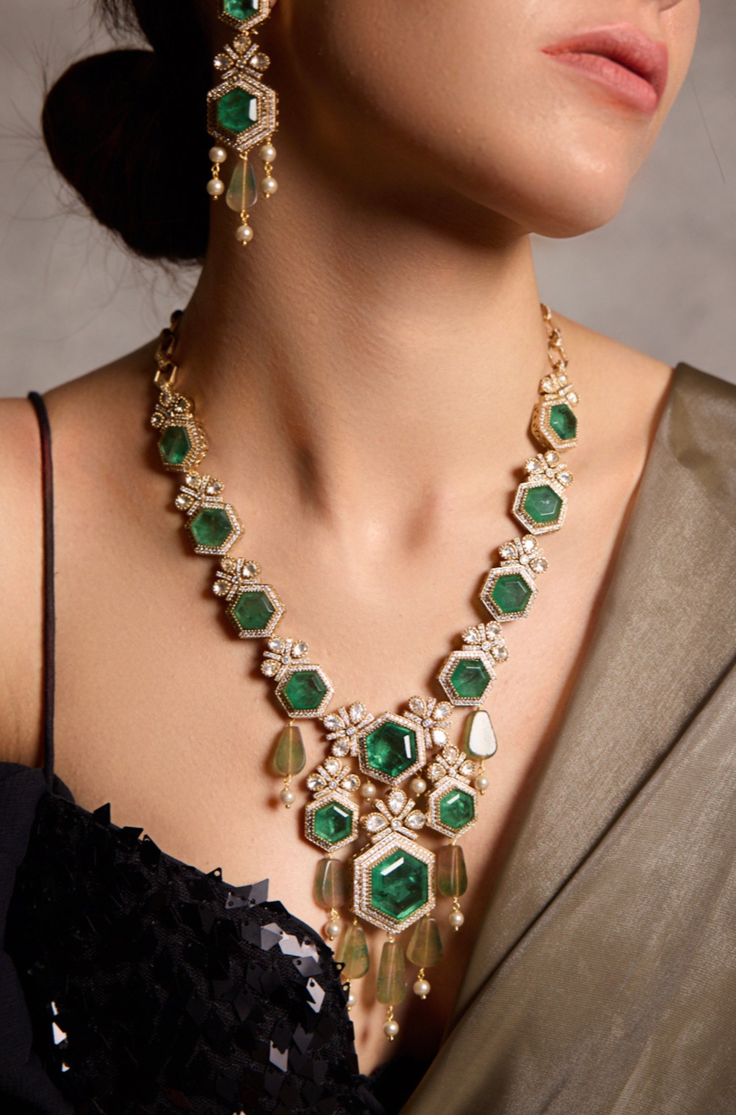 Inaara Necklace Set