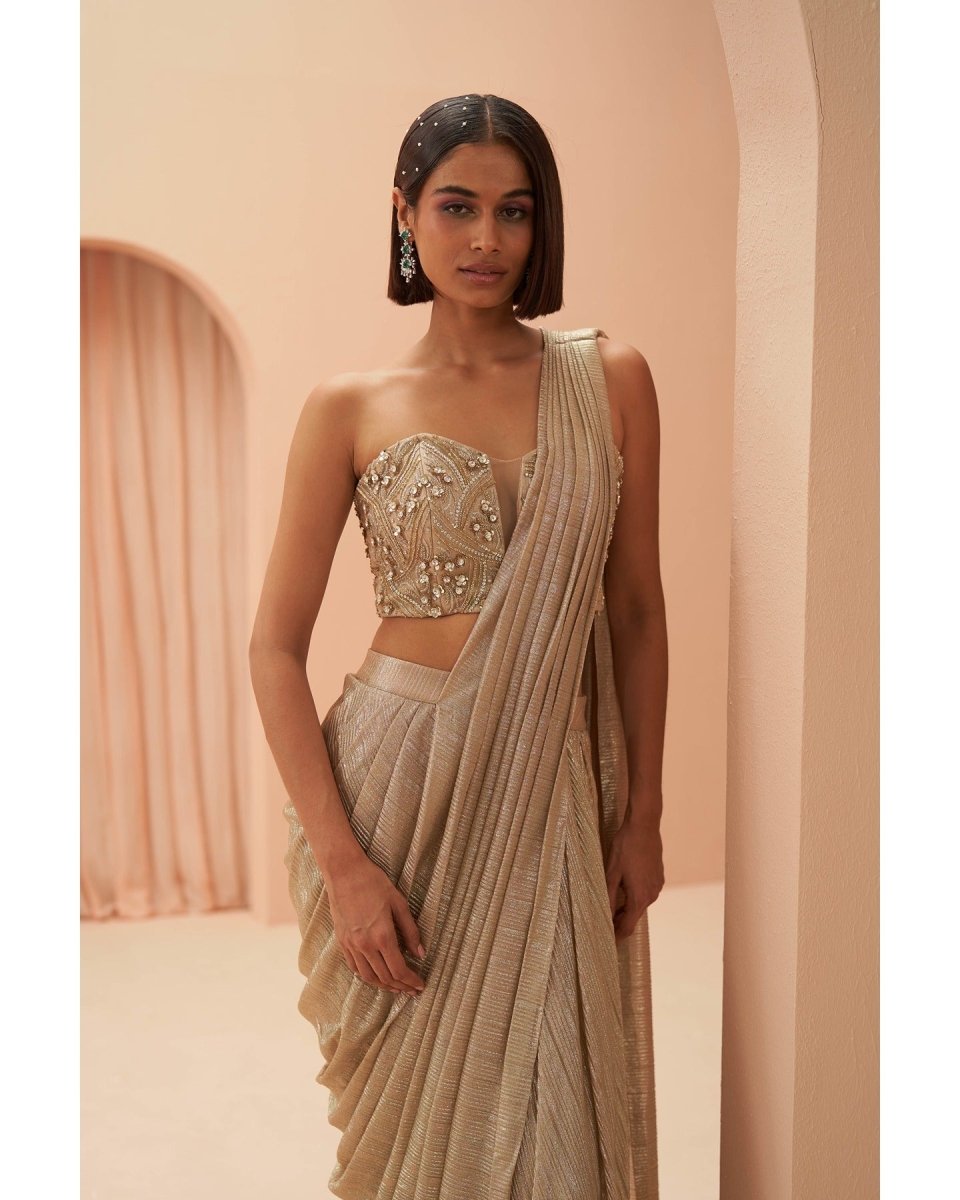 Gold Flake Pleated Saree | Golden Saree | Parul Gandhi Banu Designs Gold Flake Pleated Saree | Golden Saree | Parul Gandhi Banu Designs