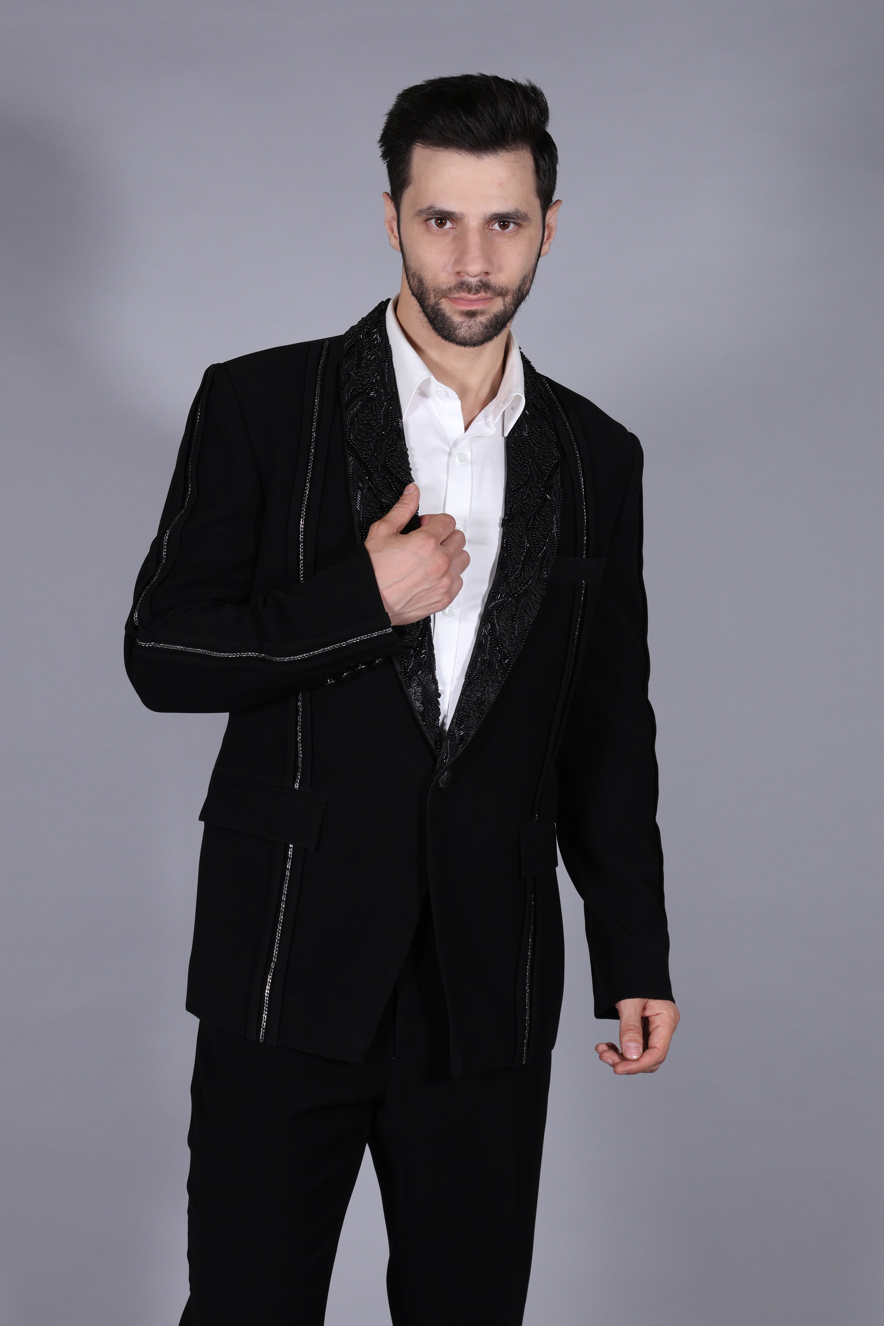 Sequenced Shawl Lapel Tuxedo Suit