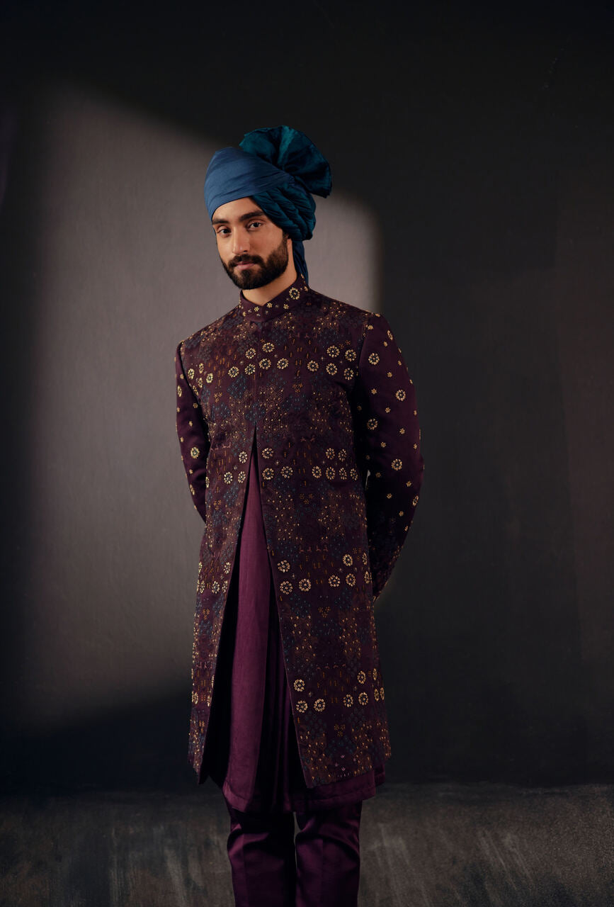 JMC Vino Sherwani Set: A fusion of sophistication and tradition, perfect for celebratory moments.