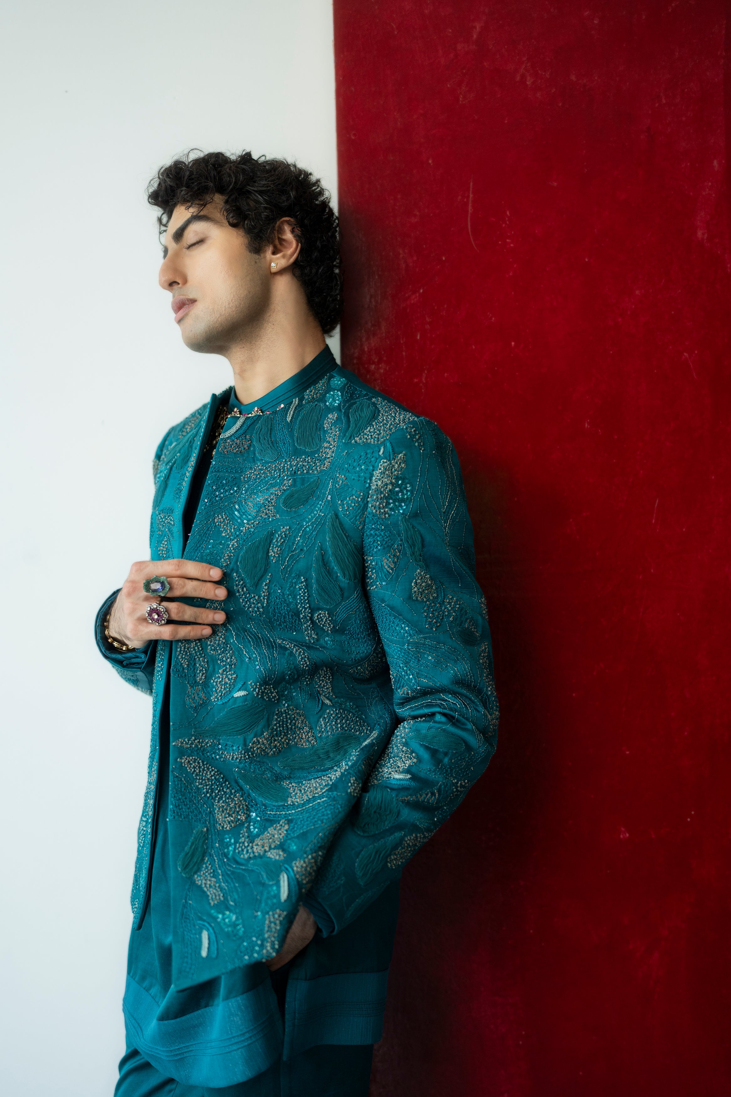  The jacket also showcases tone-on-tone resham embroidery, paired with a short-length kurta and tapered trousers. 