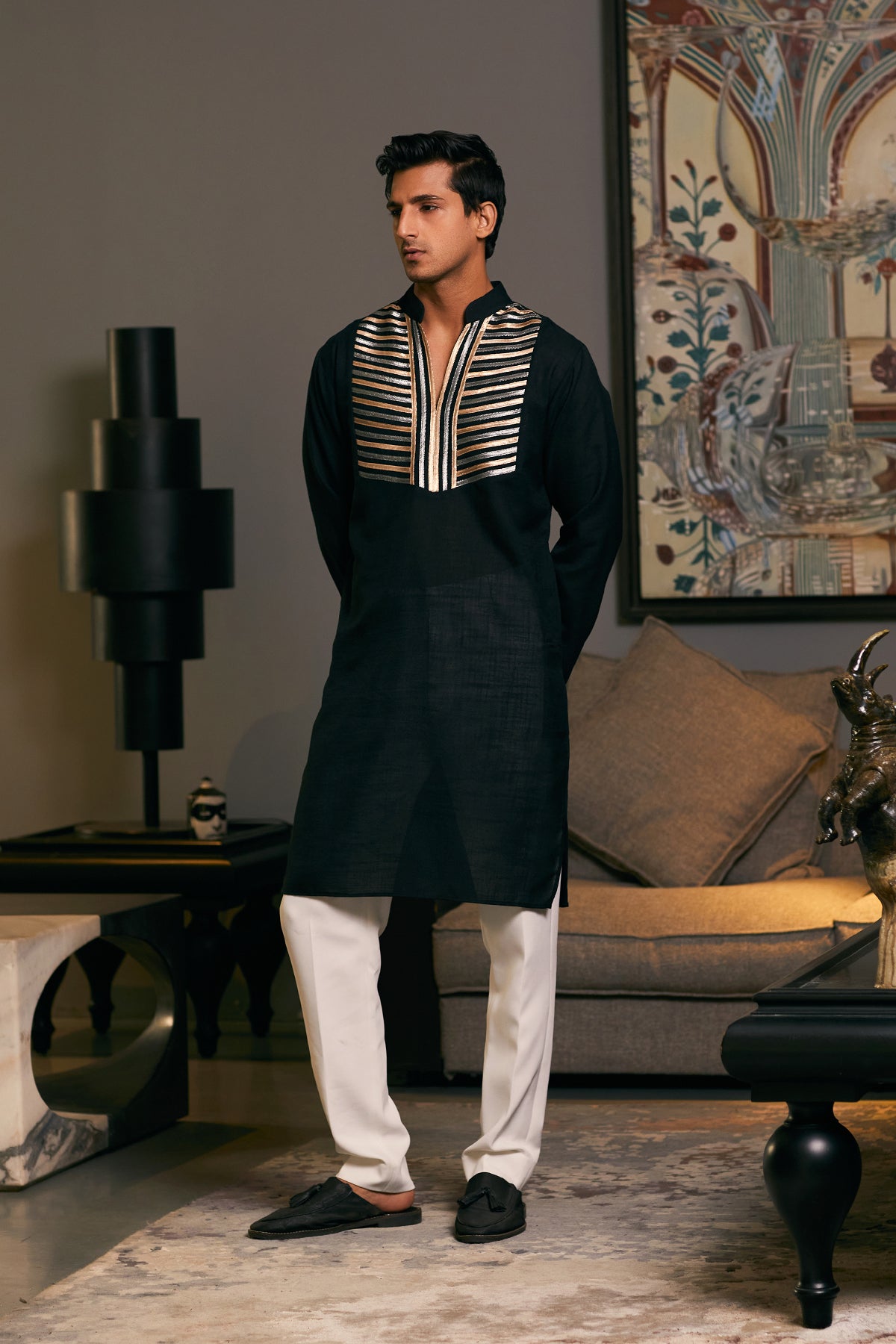 GOE kurta featuring a sleek metallic design, ideal for making a bold fashion statement.