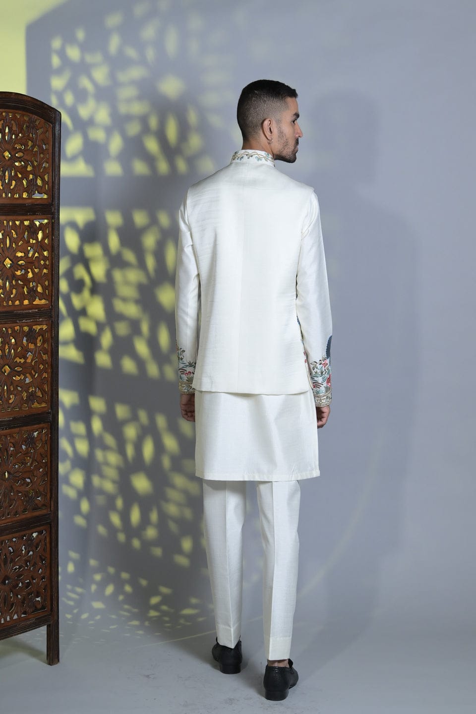 Embroided Kurta Set With Waist Coat