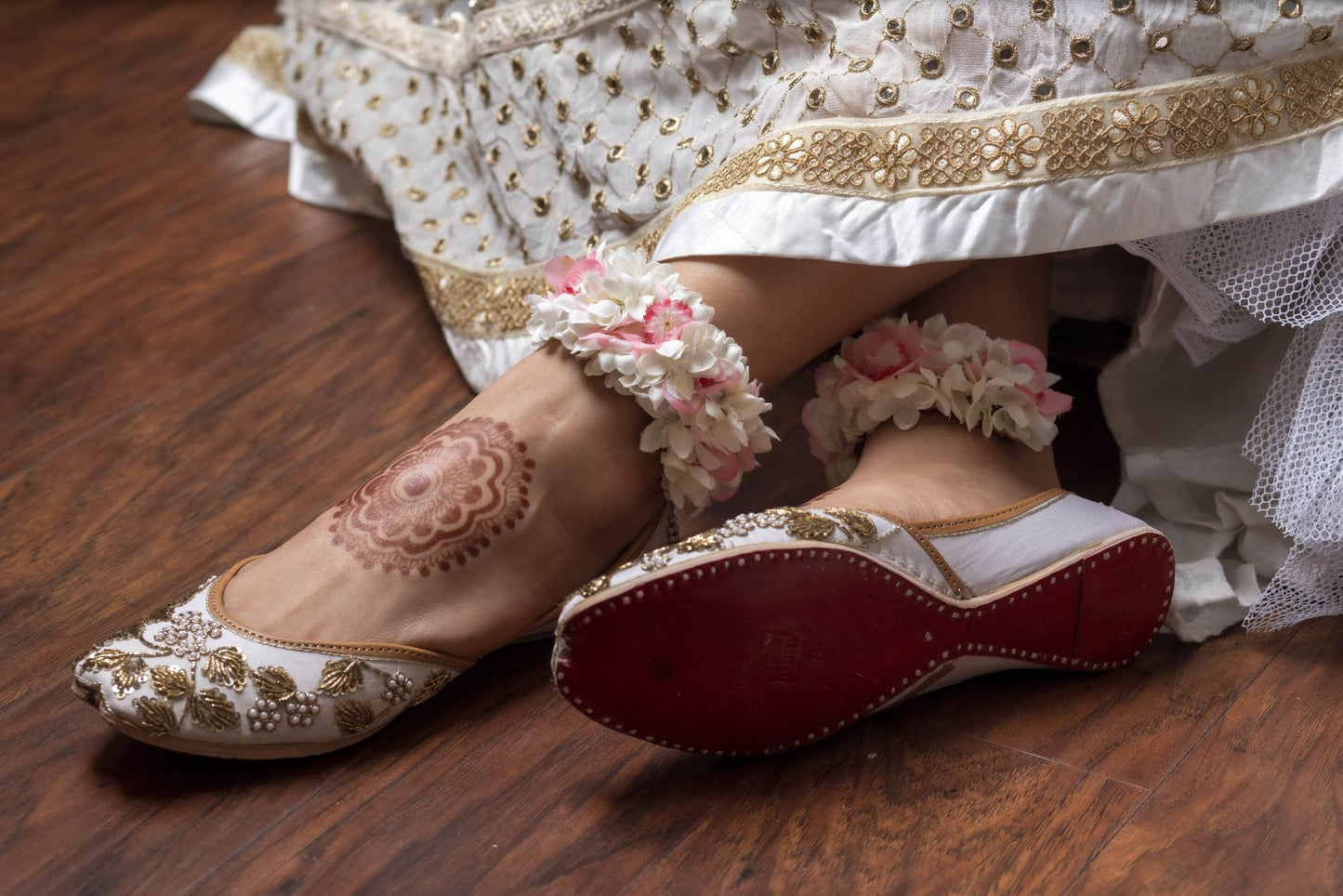 White Punjabi Jutti