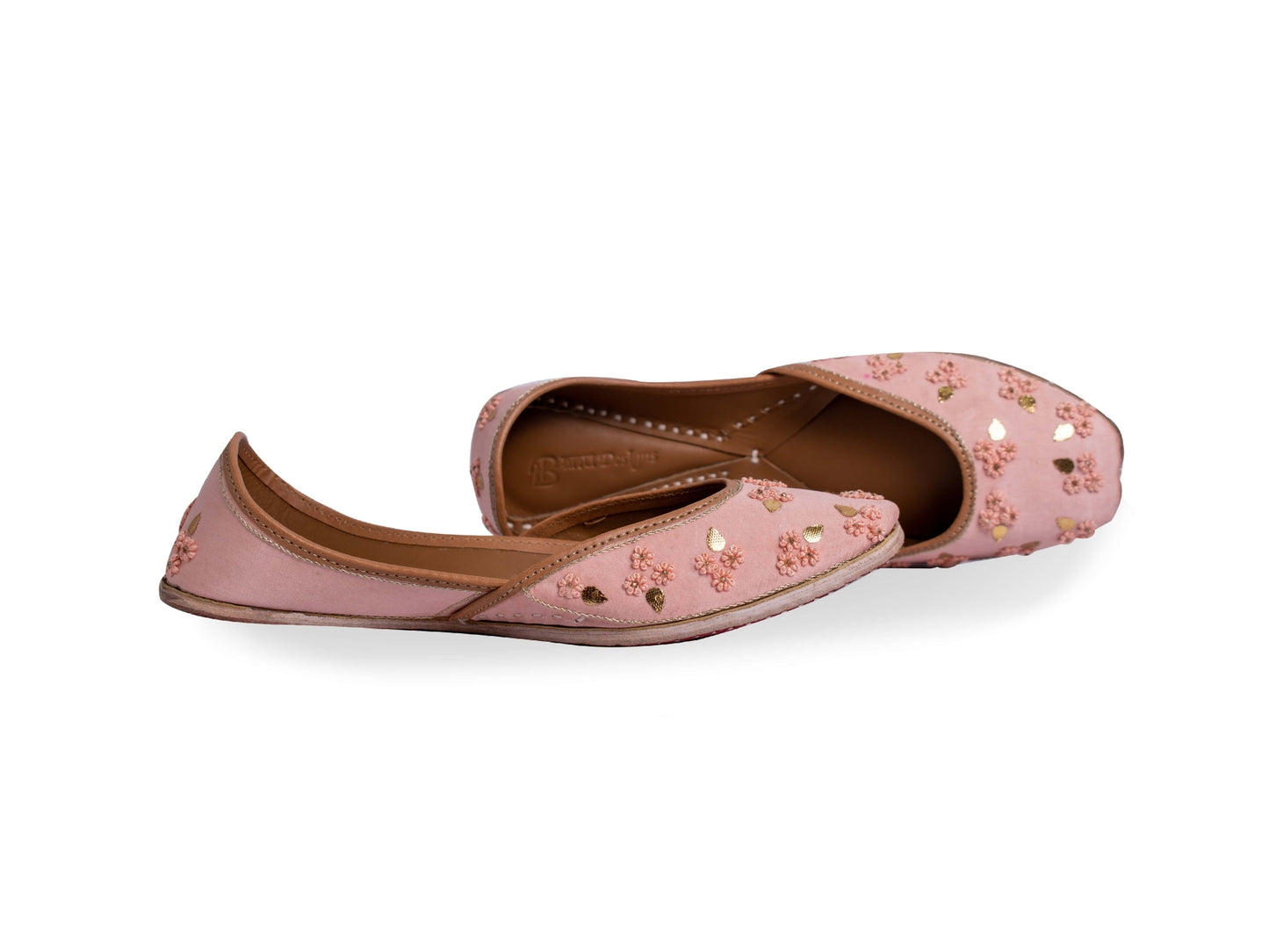 Pink Punjabi Jutti with minimalistic floral embroidery