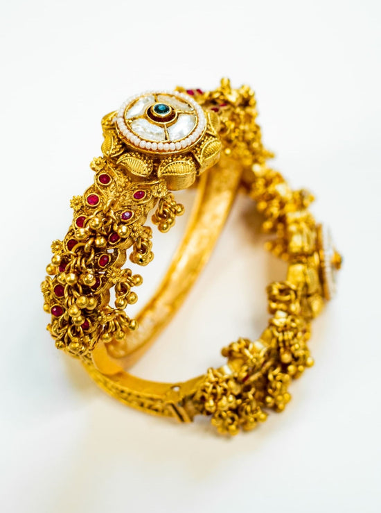Load image into Gallery viewer, Pearl &amp;amp; Ruby Bangles - Ladies&amp;#39; Gold Kada bracelet
