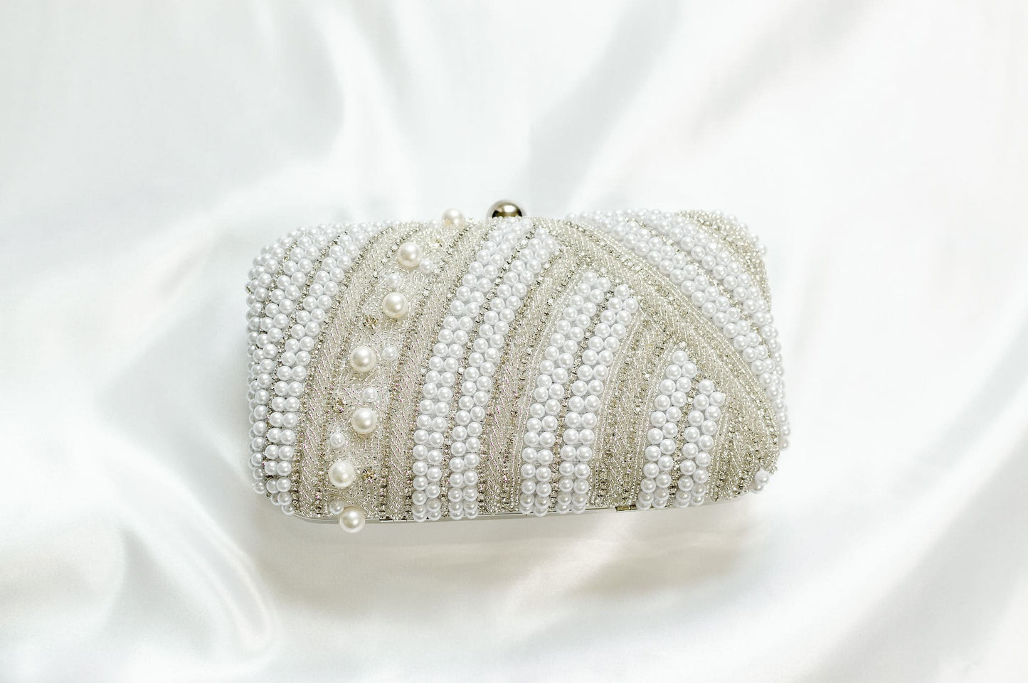 Load image into Gallery viewer, Rhinestone work &amp;amp; pearl evening clutch bag
