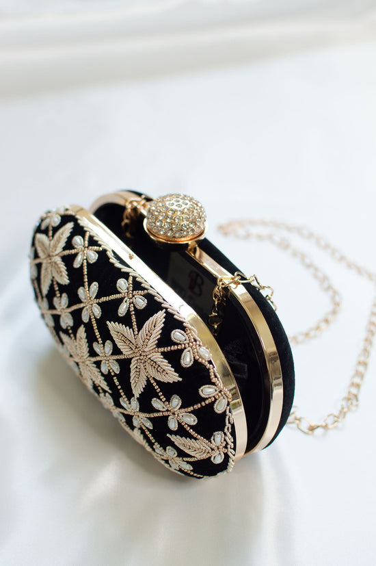 Load image into Gallery viewer, Women&amp;#39;s black purse for weddings parties
