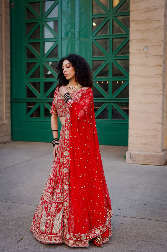 Load image into Gallery viewer, Redford Lehenga
