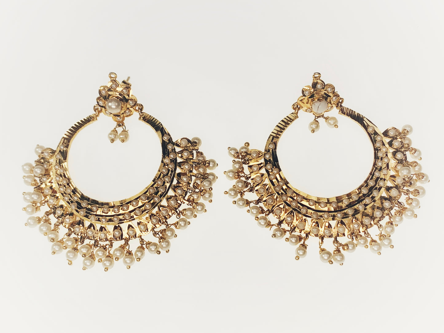 Load image into Gallery viewer, Zohra Earrings in Pearls - bAnuDesigns
