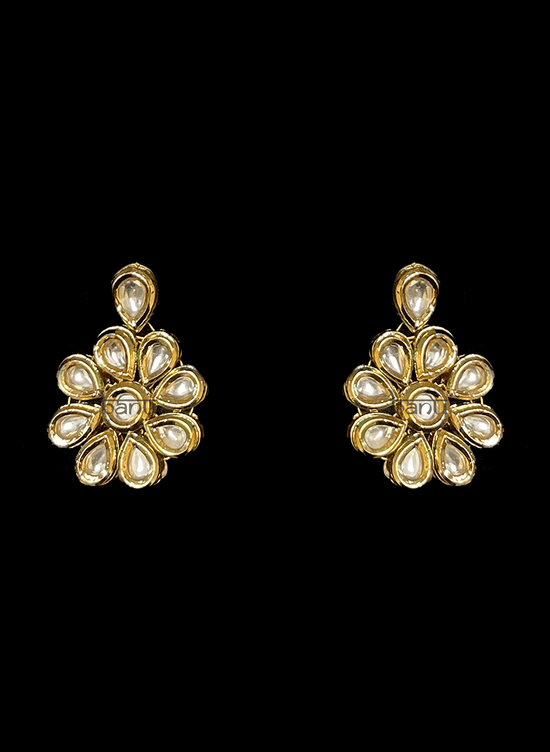 Load image into Gallery viewer, Zavia - Pearl Jewelry Set w/ Kundan Pendant &amp;amp; Earrings for Indian Women
