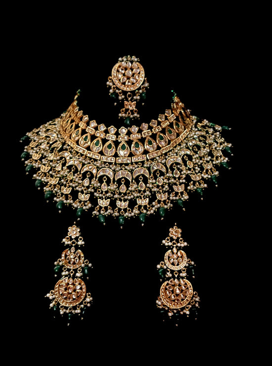 Emerald kundan tikka with choker & earrings