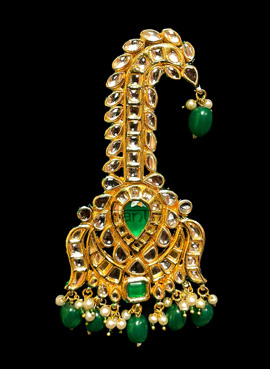 Load image into Gallery viewer, Kalgi jewelry for Pagri made out of CZ crystals and pearls &amp;amp; Emeralds
