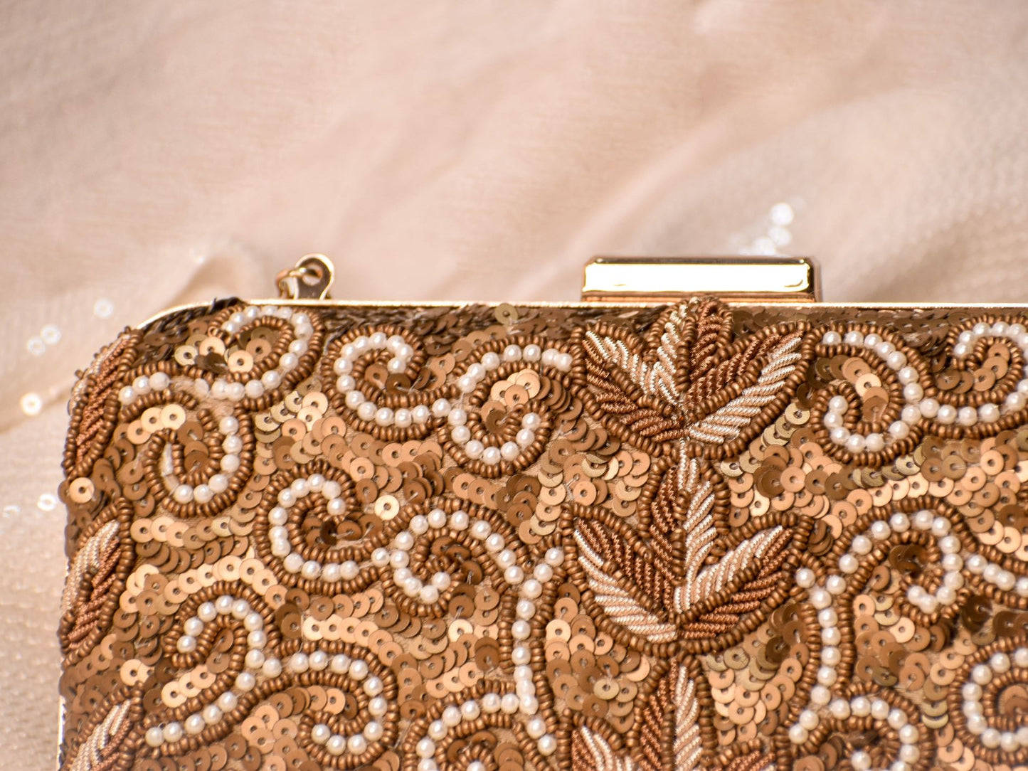 Load image into Gallery viewer, Gold Sequin Clutch
