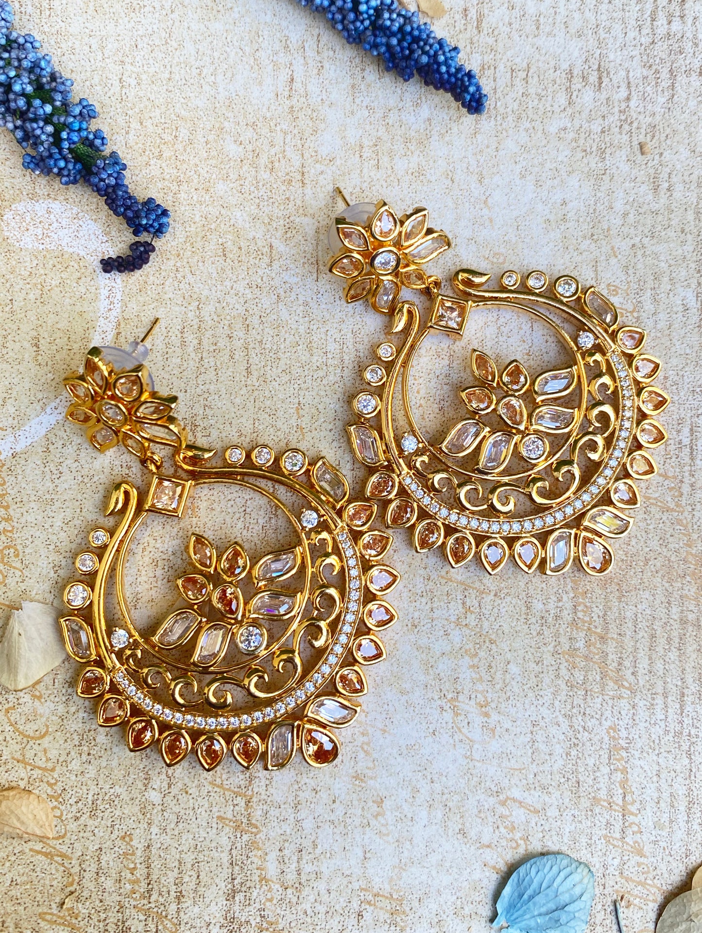 Load image into Gallery viewer, Anokhi Earrings - bAnuDesigns
