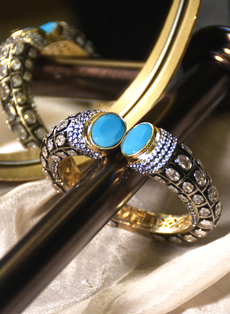 Aquaa Cuff bracelet