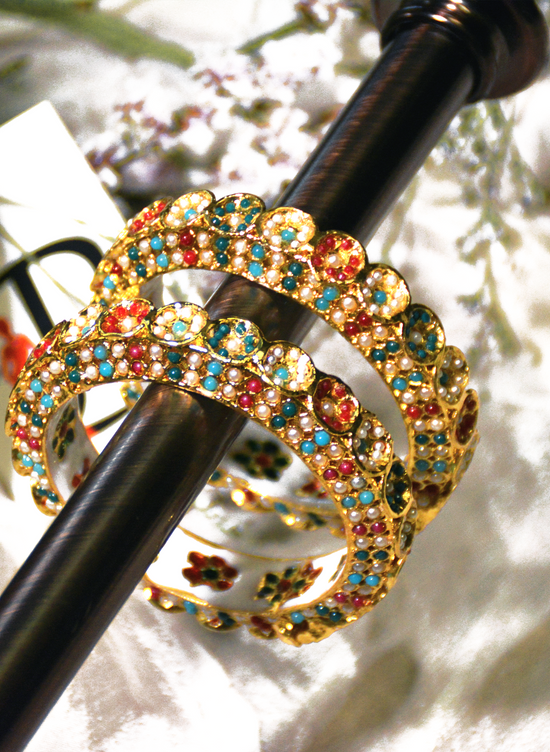 Load image into Gallery viewer, Edel - Vibrant Floral Gemstone Indian bangle
