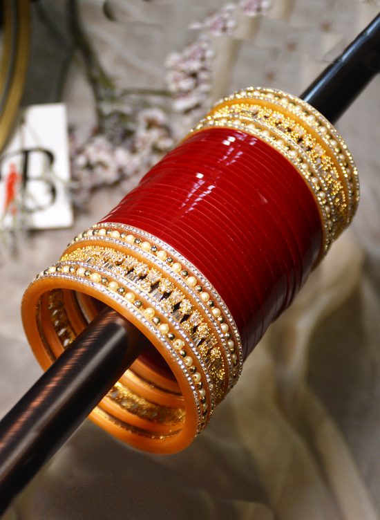 Load image into Gallery viewer, Red bridal chudda bangles set for Indian women
