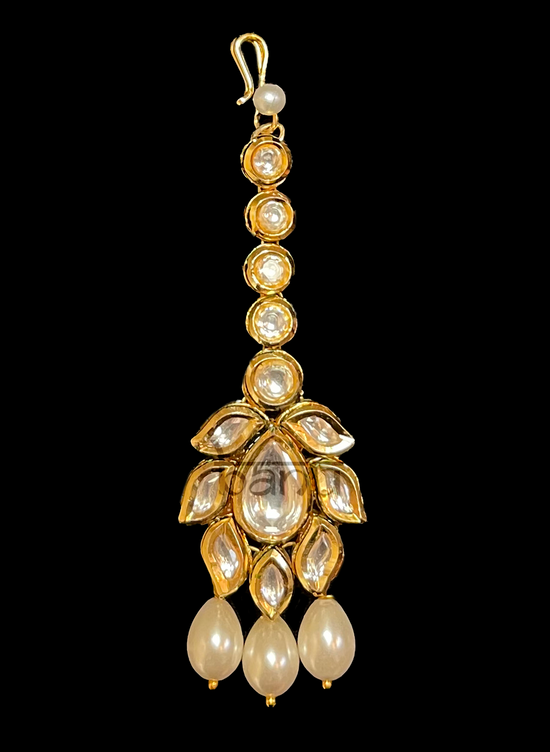 Load image into Gallery viewer, Luxurious Kundan &amp;amp; Pearl Maang Tikha for Indian women
