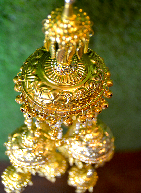 Load image into Gallery viewer, Brides punjabi kalire bangles in gold
