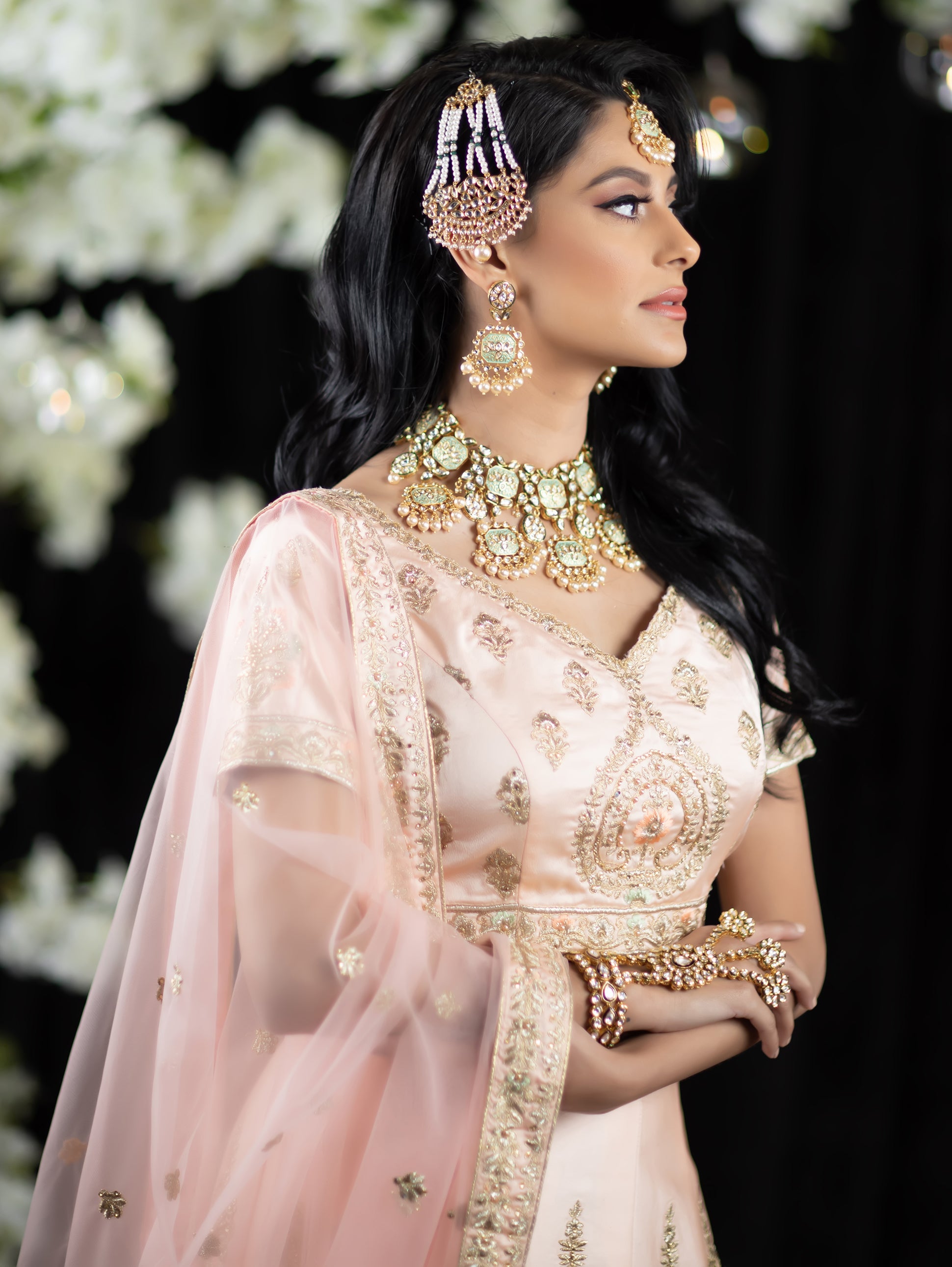 Pin by Hana Hamad on Dresses | Lehenga hairstyles, Traditional dresses,  Indian wedding outfits