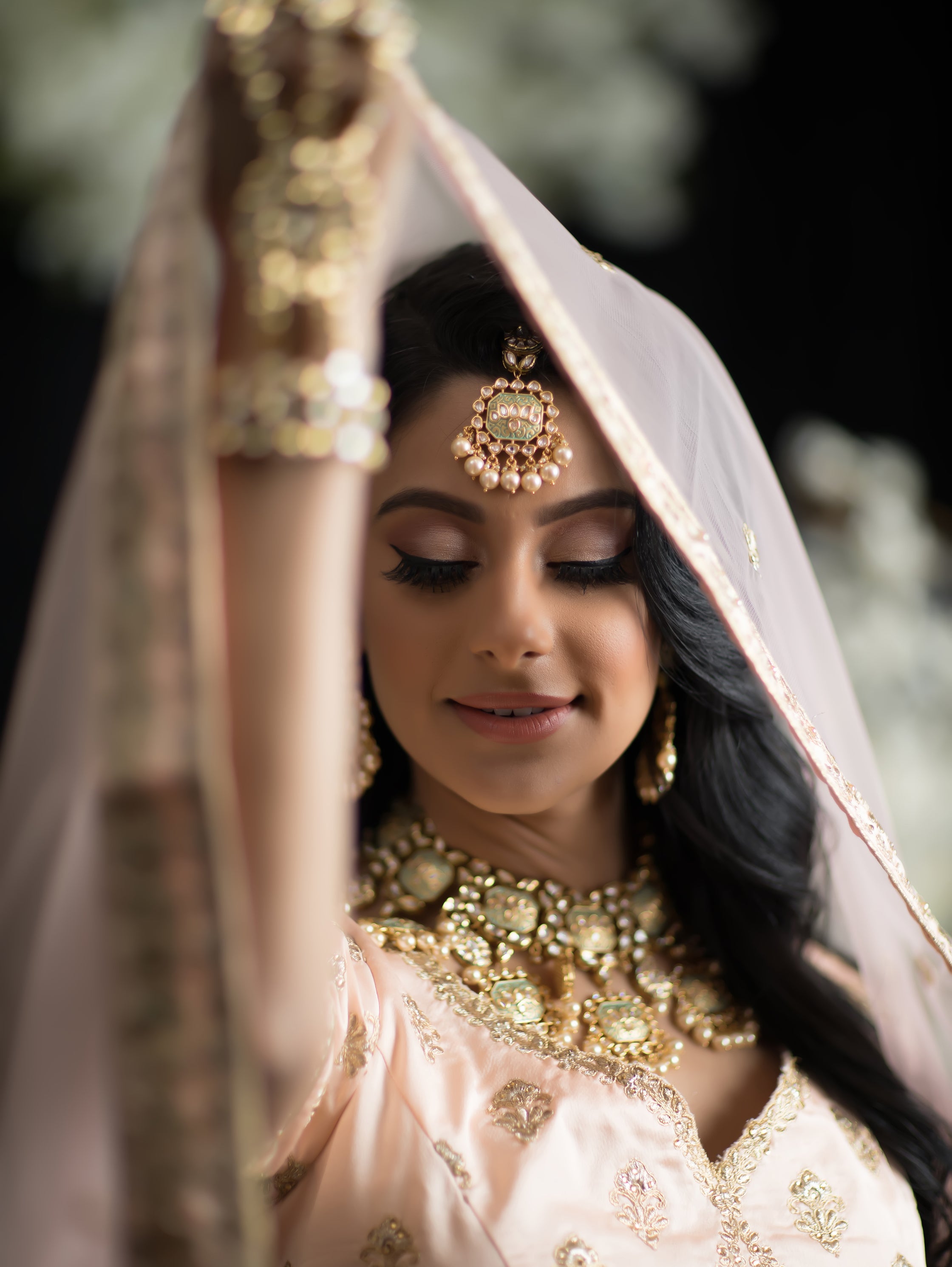 Brush 'N' Blush by kalyani jain - Complete bridal look of this Marwadi  bride💅🏻💄💋💍👰🏻#makeup#hairstyle#lehenga draping | Facebook