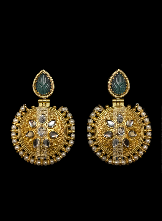 Load image into Gallery viewer, Traditional Amarpali Earring with Kundan &amp;amp; Pearls 
