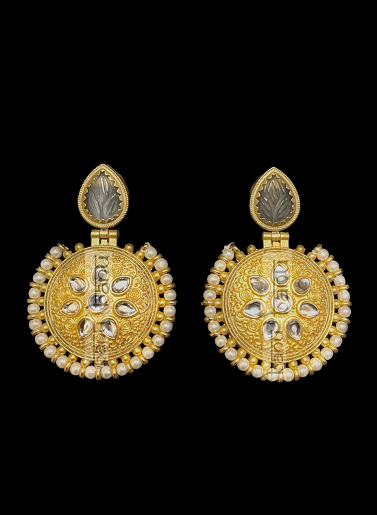 Load image into Gallery viewer, Indian womens Amrapali earrings w/ Kundan &amp;amp; Pearls in California
