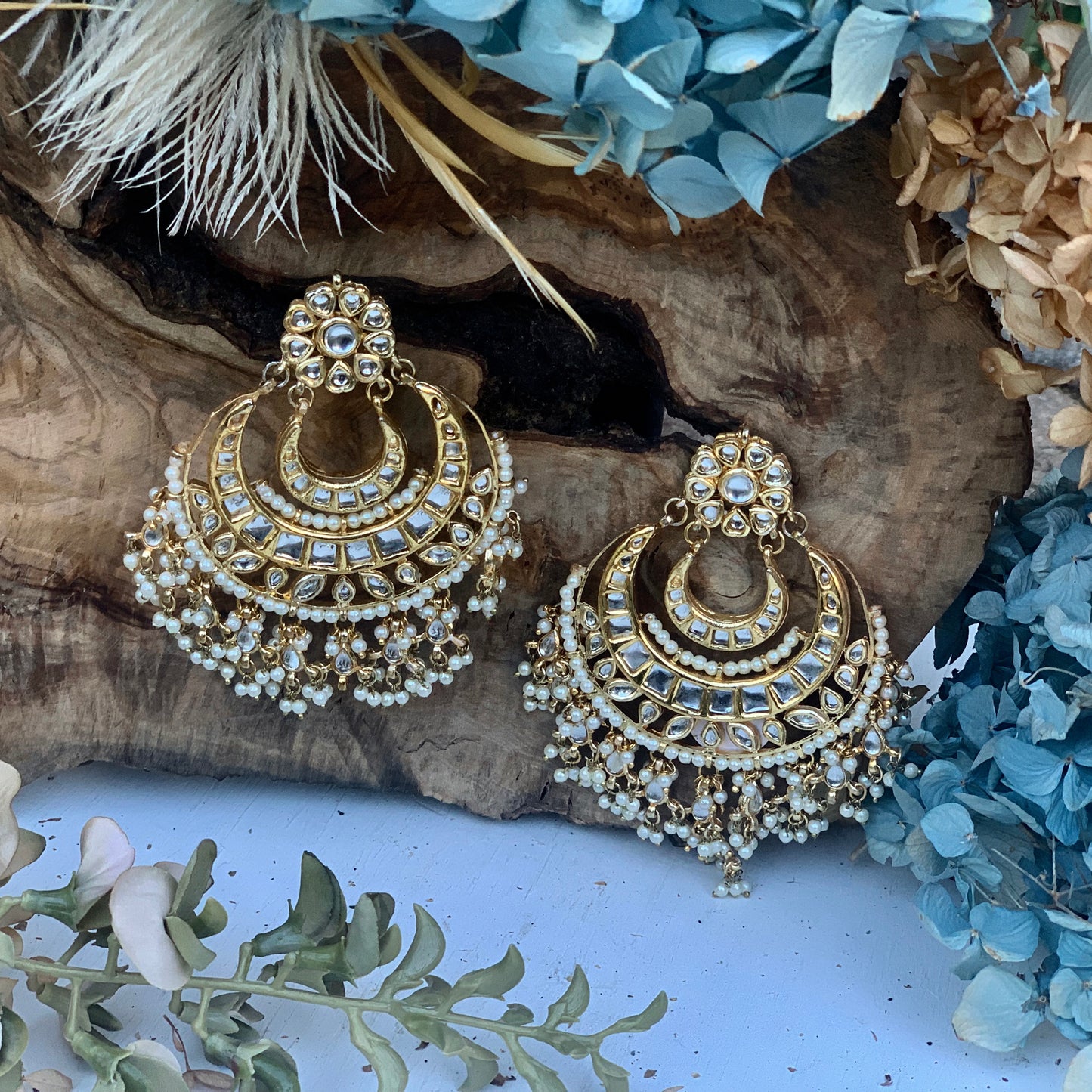 Load image into Gallery viewer, Padmavati Earrings - bAnuDesigns
