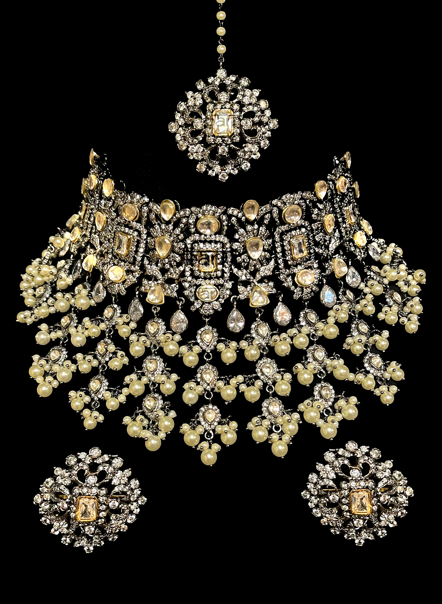 Load image into Gallery viewer, Modern Indian Bridal jewelry - Kundan choker
